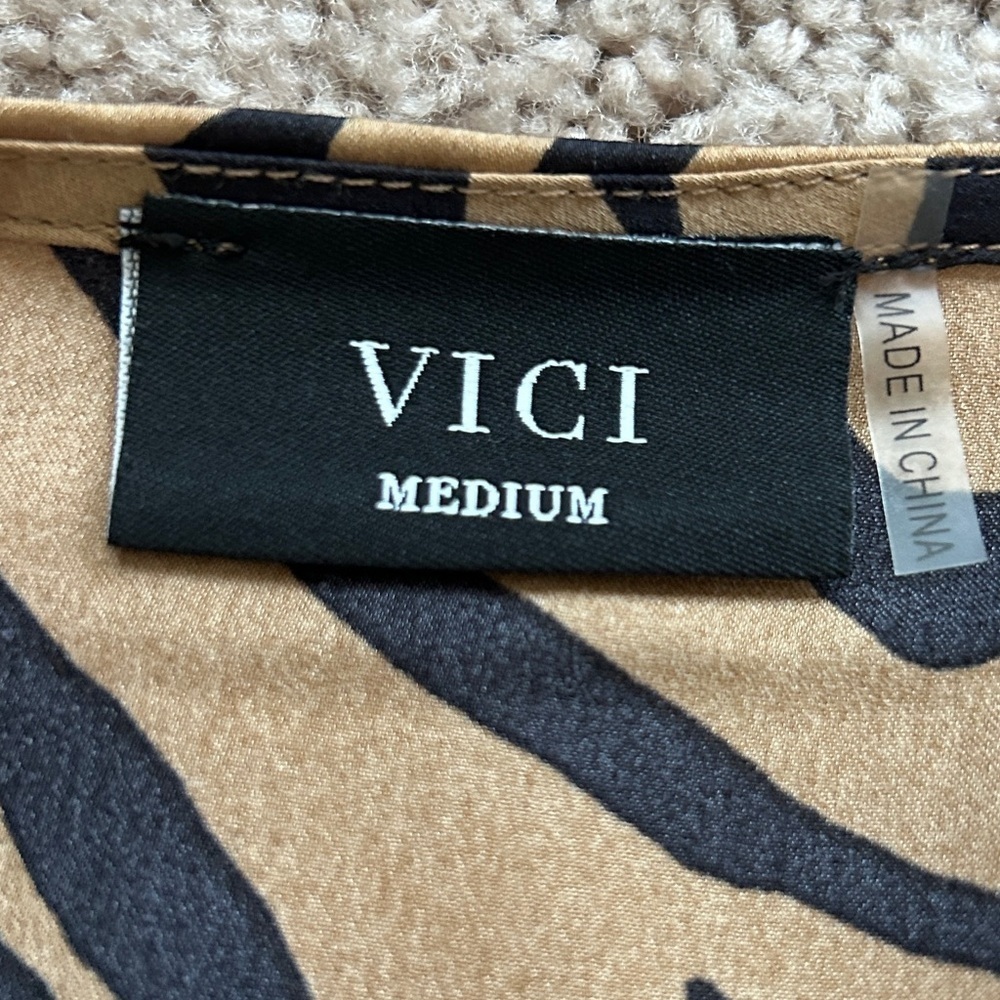 Vici Black Tan Zebra Print Satin Wrap Long Sleeve Side Tie Blouse Size Medium - Picture 4 of 9